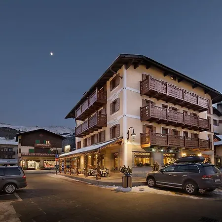 孔帕尼奥尼酒店 3* 利维尼奥